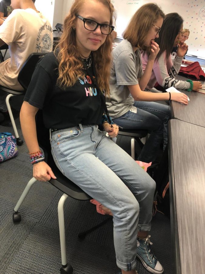 Sophomore Melissa Wolosek showing off her mom jeans.
