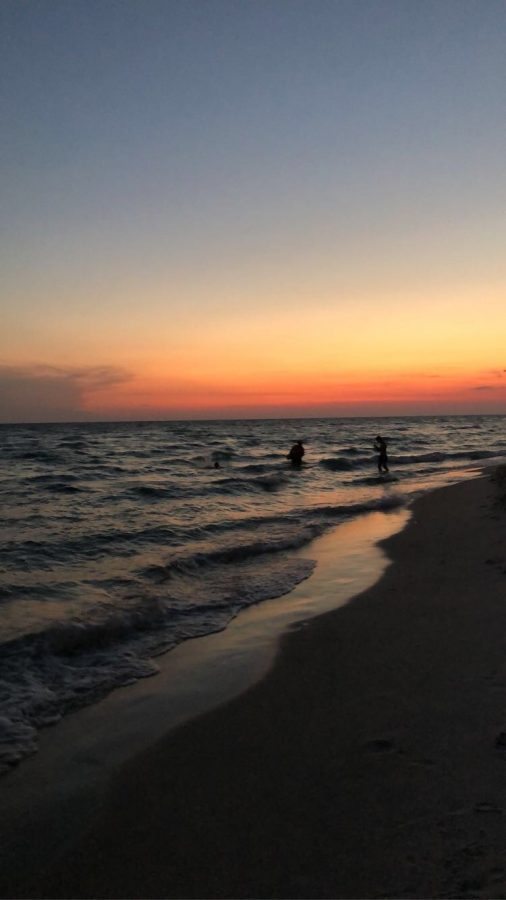 A photo of the ocean from the beach.