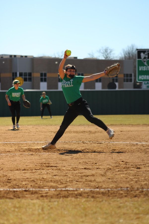 Sophomore Morgan Terrell pitches in the softball team’s first scrimmage against Lakeridge.