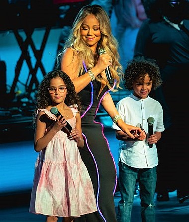 Mariah Carey with her children. Photo licensed under Creative Commons Attribution: https://www.flickr.com/photos/raph_ph/49621631252/