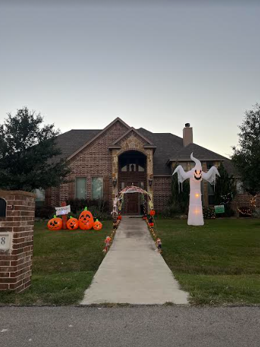 This Deer Ridge House is ready for trick-or-treaters!