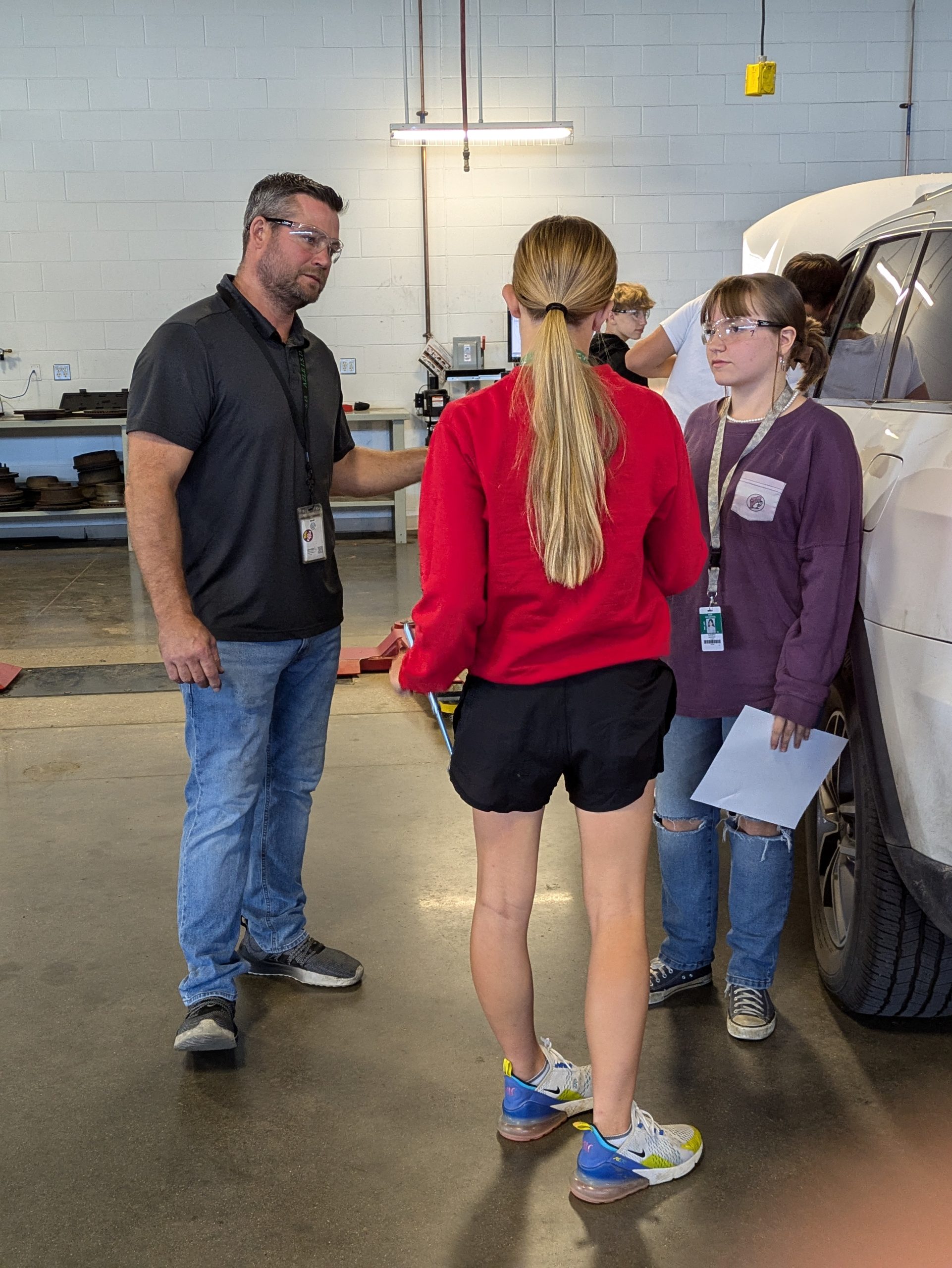 Kirk Hance teaching during his Auto Basics class.