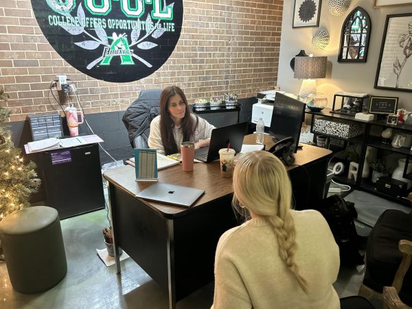 Senior Hannah Goodrich sits down to talk to C.O.O.L. counselor Tenille Roberts about her future.