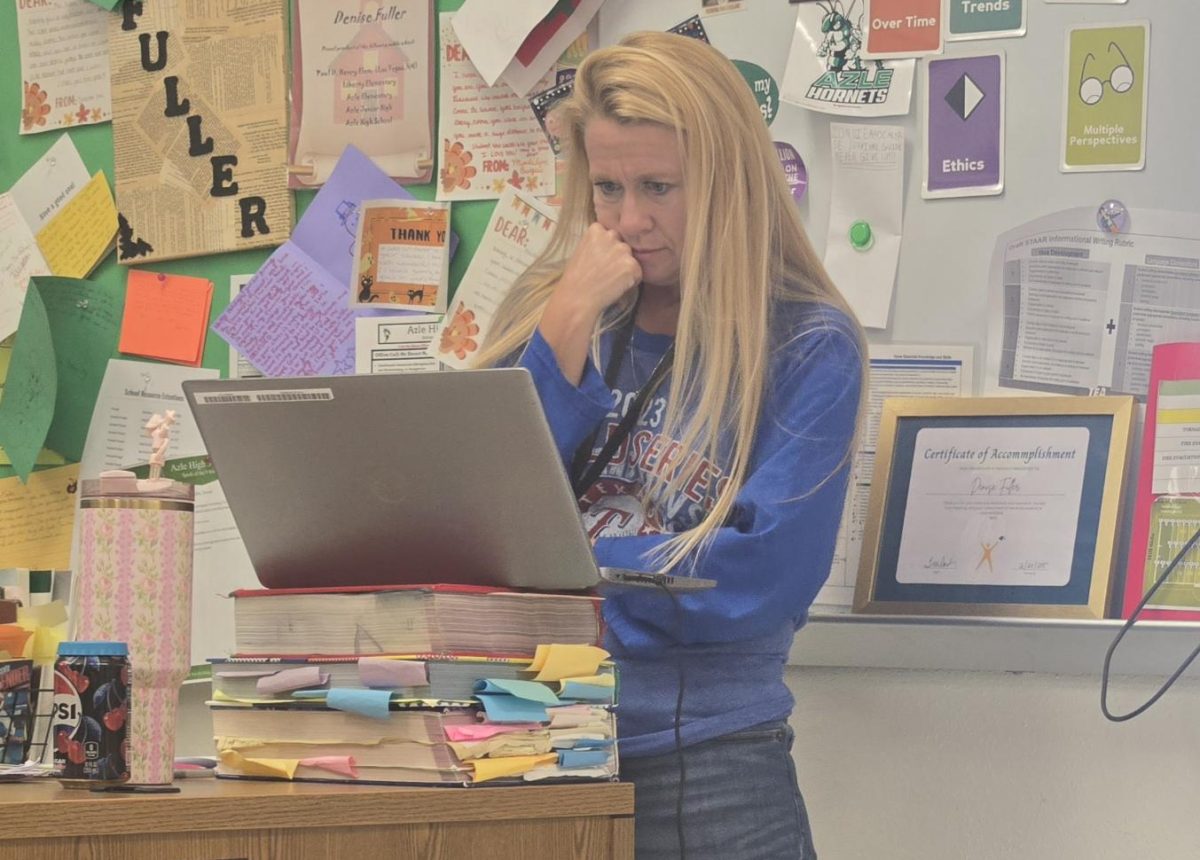 The amazing Ms. Fuller doing what she does best