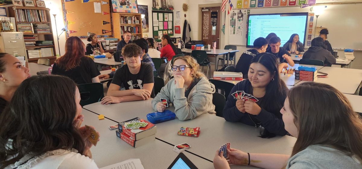 Senior AVID students playing a game of UNO in their AVID class. Photo courtesy of English and AVID teacher Sarah Milosh.